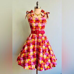 IN SEARCH OF…Heart of Haute Pink Geometric Daisy Sarah Dress, XL